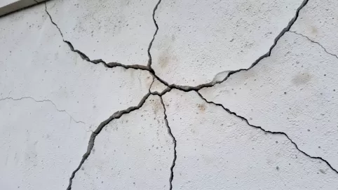 jak naprawić tynk cementowo wapienny