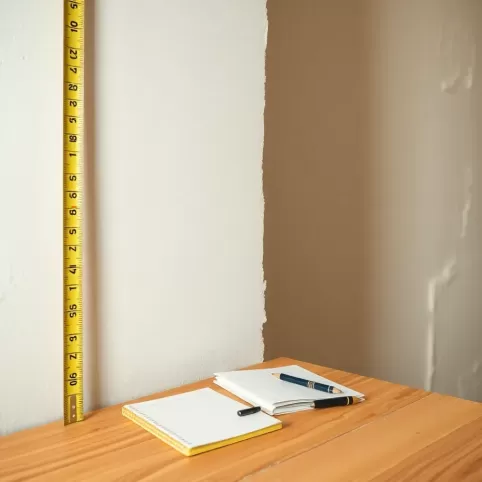 Jak obliczyć powierzchnię ścian do tynkowania