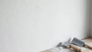 jak przygotować tynk gipsowy do malowania