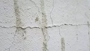 naprawa tynku zewnętrznego cementowo wapiennego