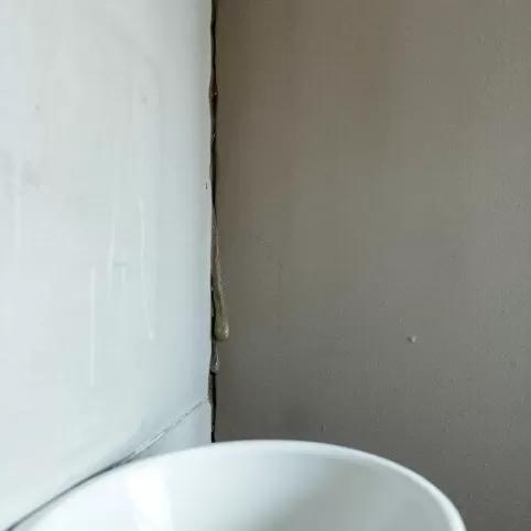 Brak tynku w łazience