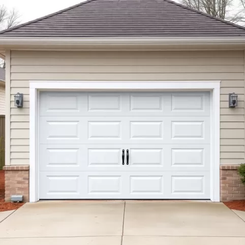 Brama garażowa z drzwiami ocieplana