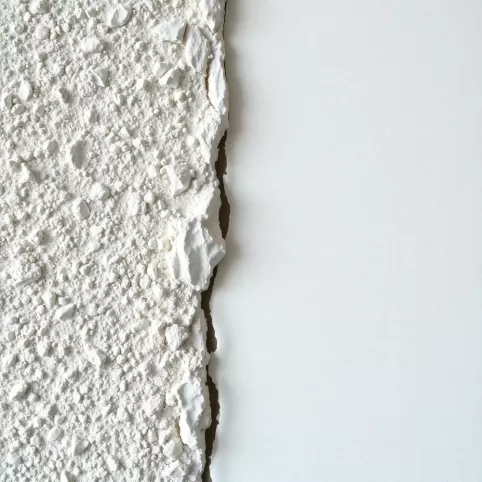 Co położyć na tynk mozaikowy