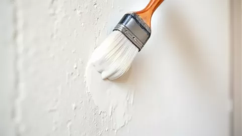 Czy gruntować tynk cementowo wapienny przed gładzią