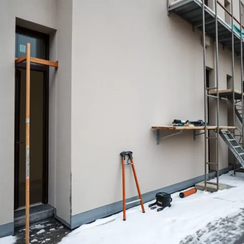 czy można tynkować w zimie