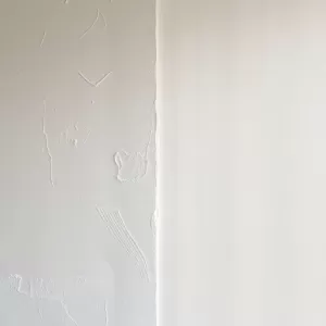 Czy tynk gipsowy trzeba szlifowac przed gładzią