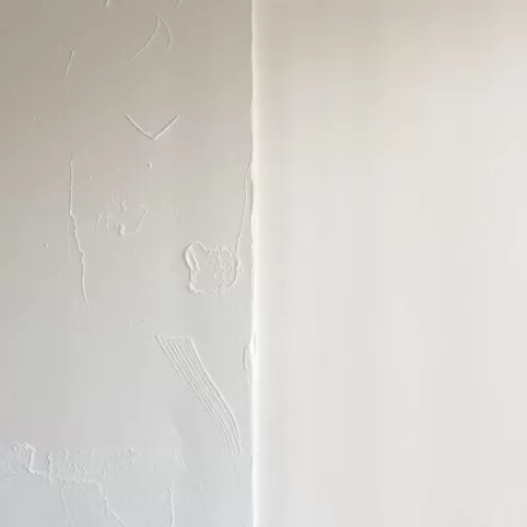 Czy tynk gipsowy trzeba szlifowac przed gładzią
