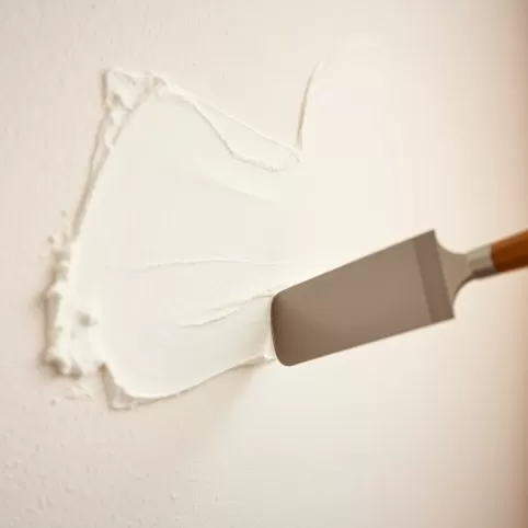 Czym wygładzić ściany po tynkowaniu