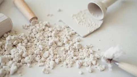 czym wygładzić tynk cementowo wapienny