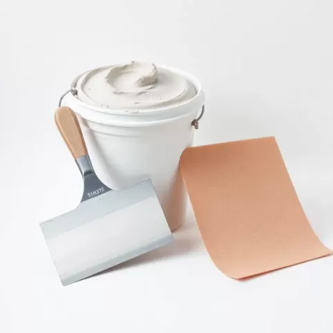 Czym wyrównać tynk gipsowy