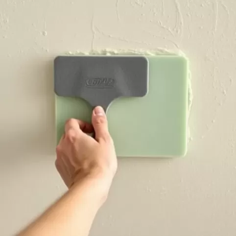 Czym zacierać tynk silikonowy