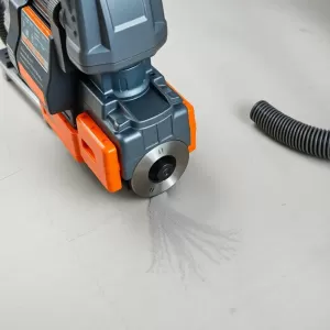 Frezarka do rowków pod ogrzewanie podłogowe