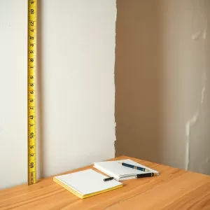 Jak obliczyć powierzchnię ścian do tynkowania