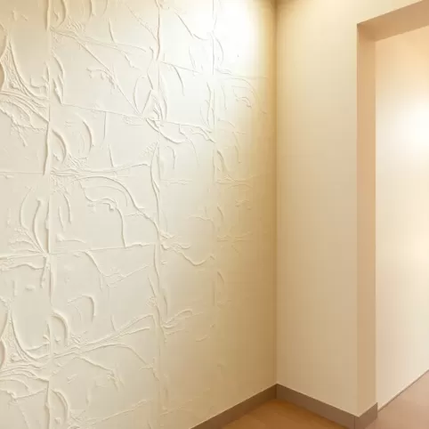 Ozdobny tynk do przedpokoju