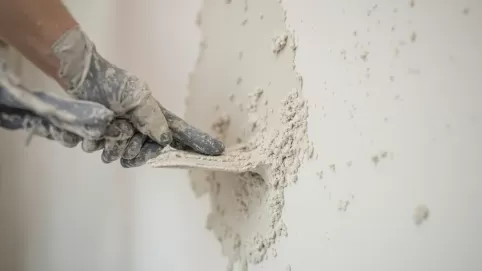 szpachlowanie tynku cementowo wapiennego