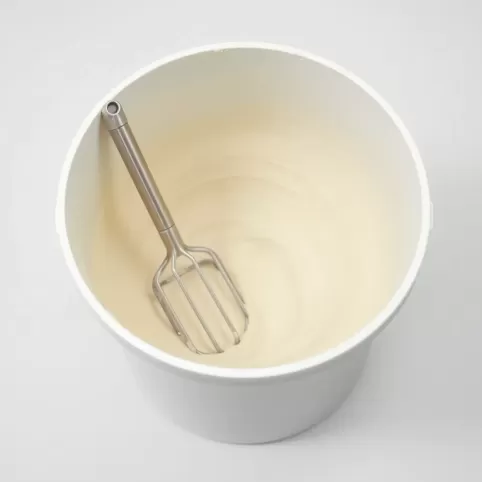 Tynk cementowowapienny w wiaderku