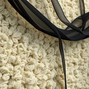 Wełna mineralna z czarnym welonem