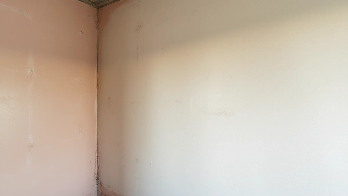 tynk akustyczny natryskowy do mieszkania